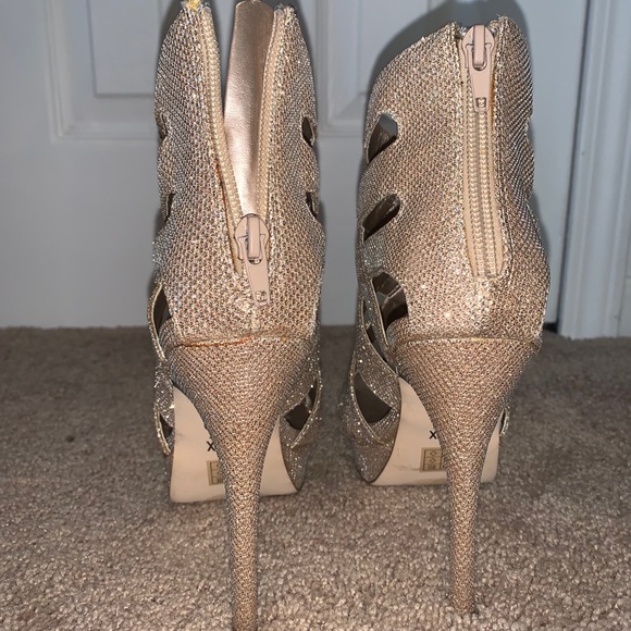 Heels - Picture 3 of 3